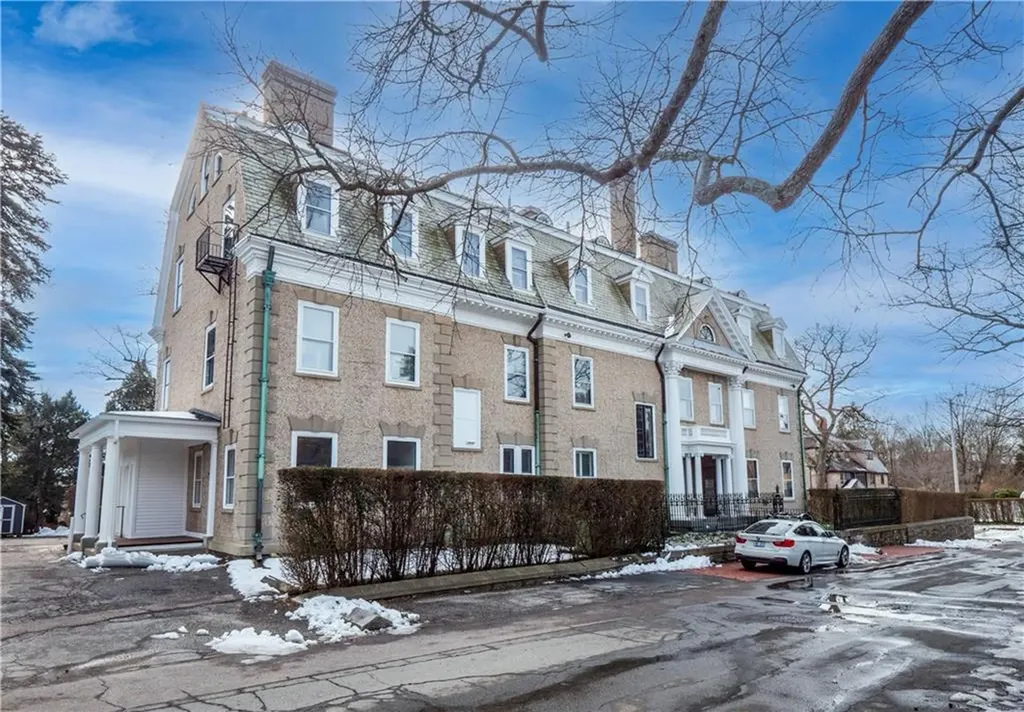 1 Oakwood Terrace Newport RI 02840