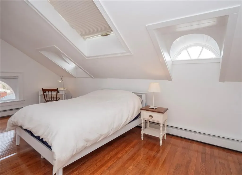 1 Oakwood Terrace Newport RI 02840