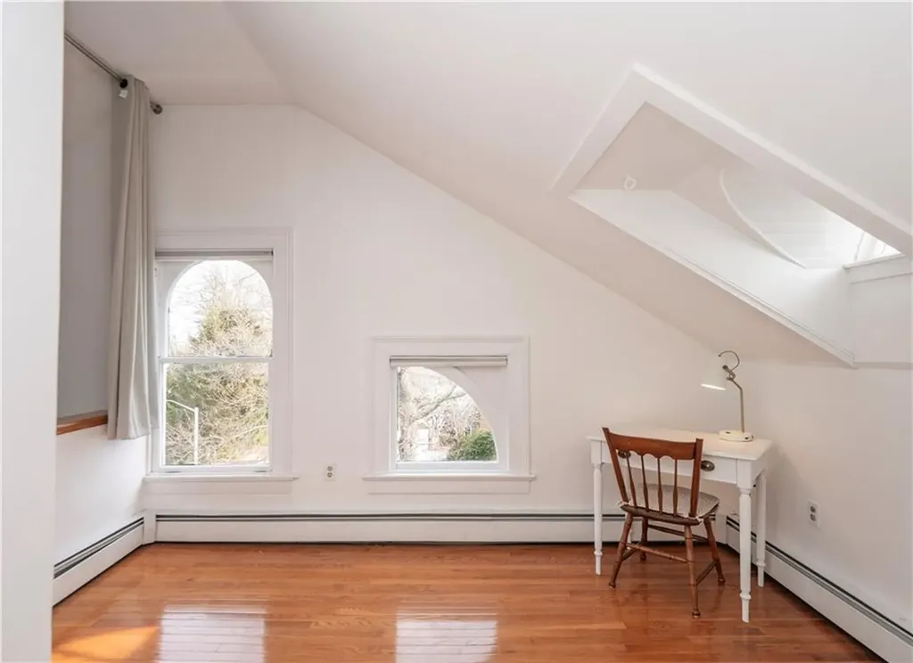 1 Oakwood Terrace Newport RI 02840