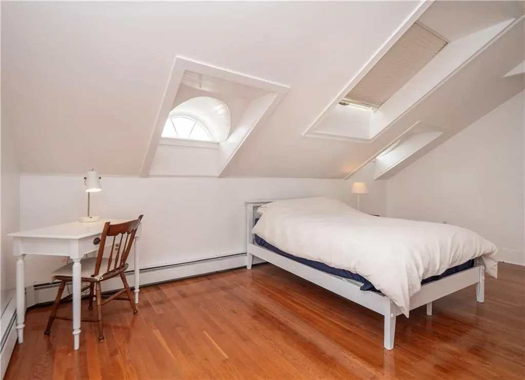 1 Oakwood Terrace Newport RI 02840