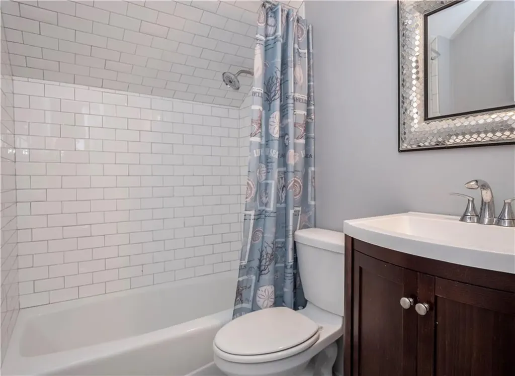 1 Oakwood Terrace Newport RI 02840