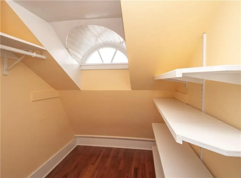 1 Oakwood Terrace Newport RI 02840