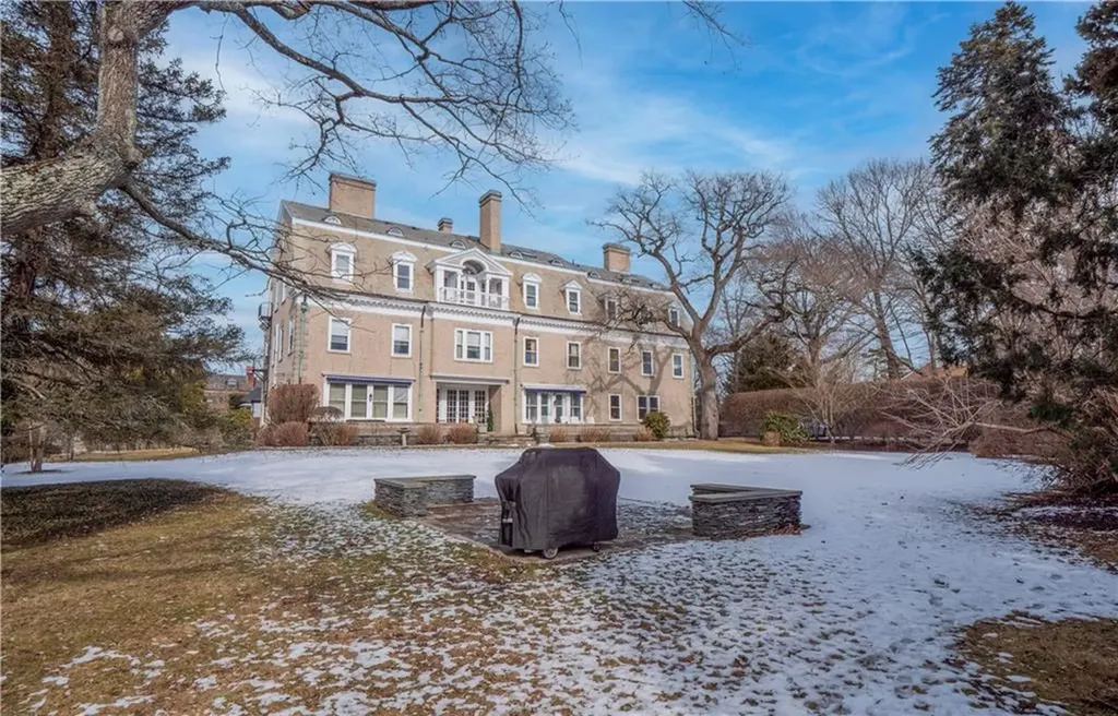 1 Oakwood Terrace Newport RI 02840