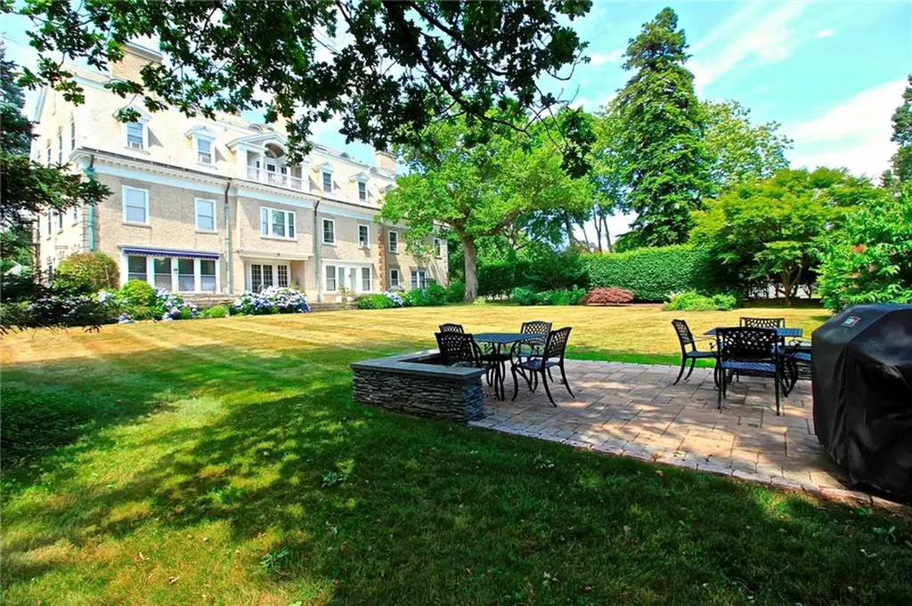 1 Oakwood Terrace Newport RI 02840