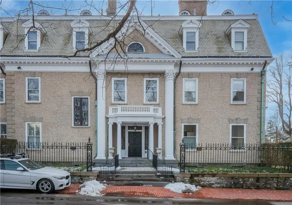 1 Oakwood Terrace Newport RI 02840