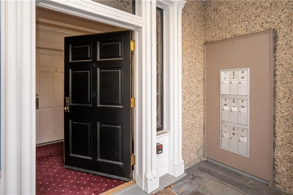 1 Oakwood Terrace Newport RI 02840