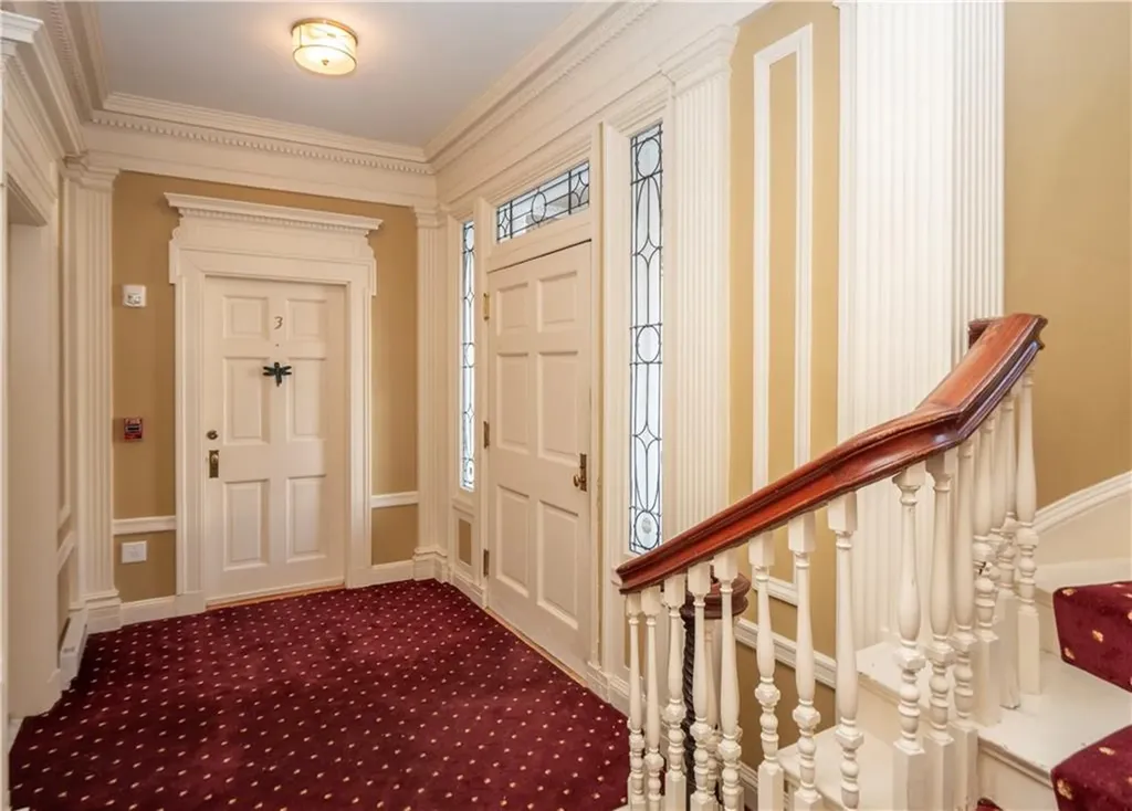 1 Oakwood Terrace Newport RI 02840