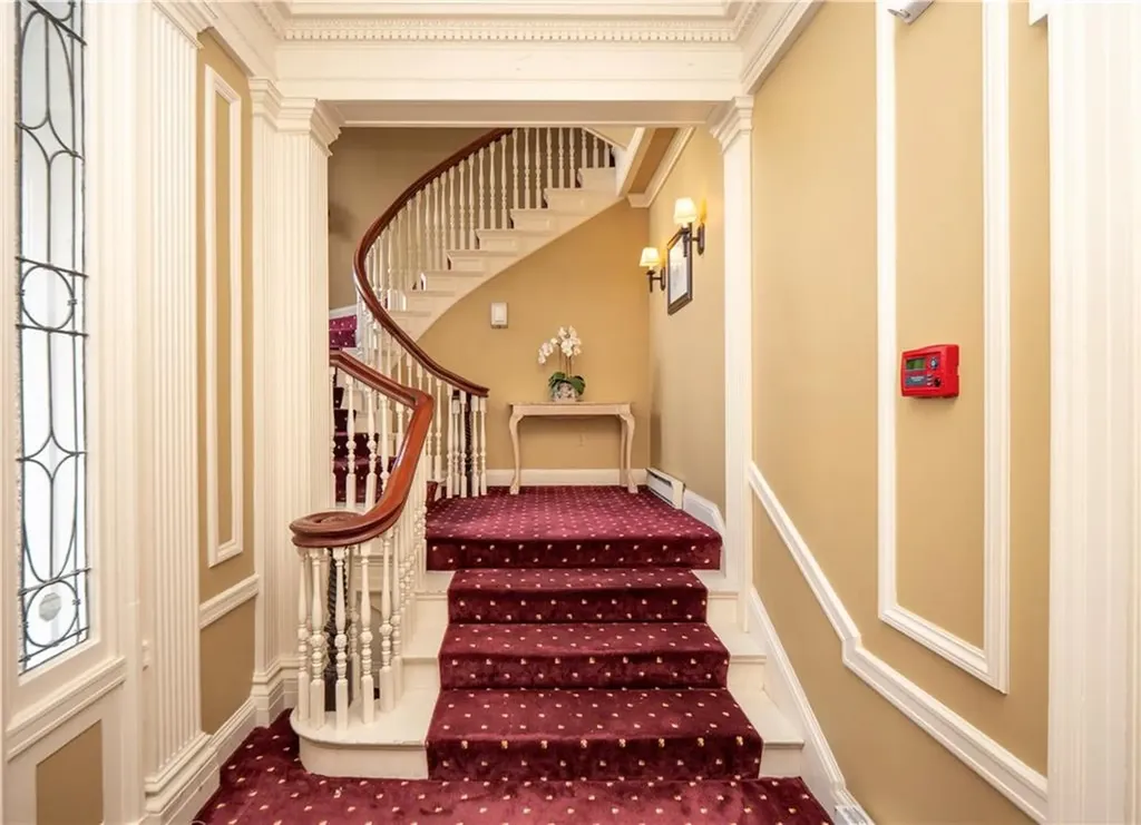 1 Oakwood Terrace Newport RI 02840