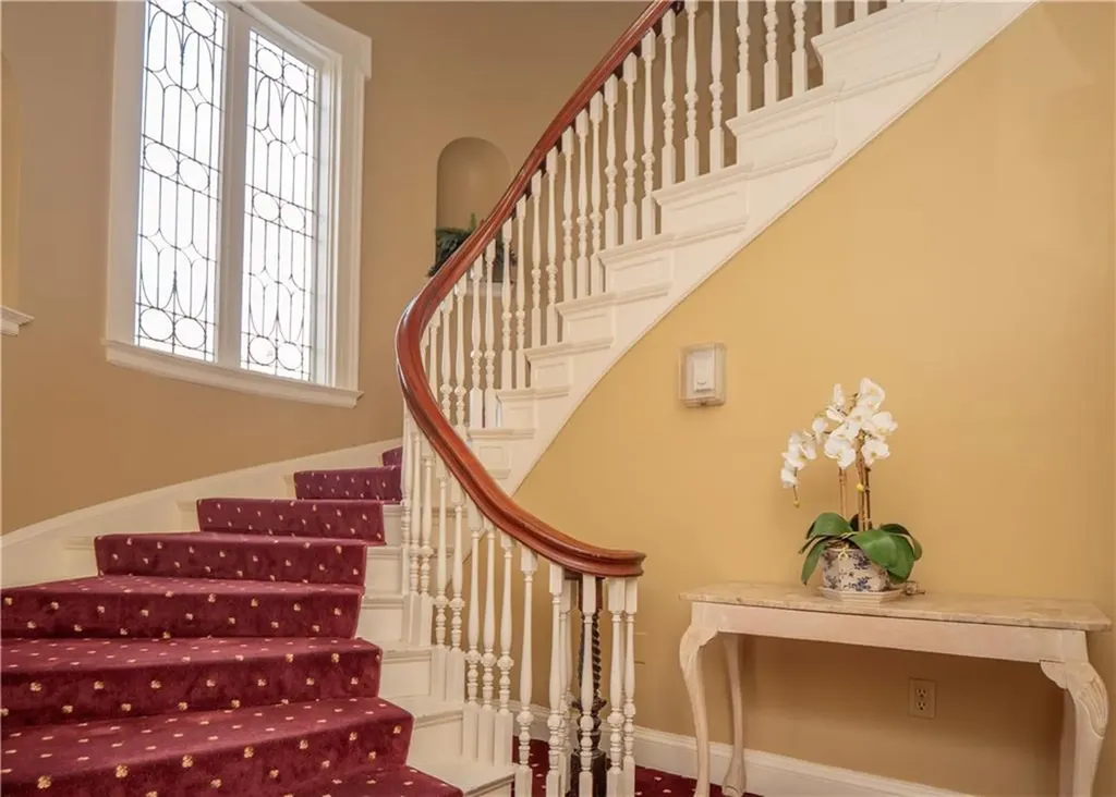 1 Oakwood Terrace Newport RI 02840