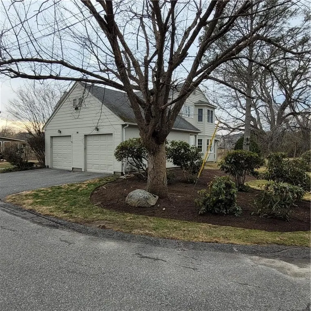 48 Arnold Court North Providence RI 02904