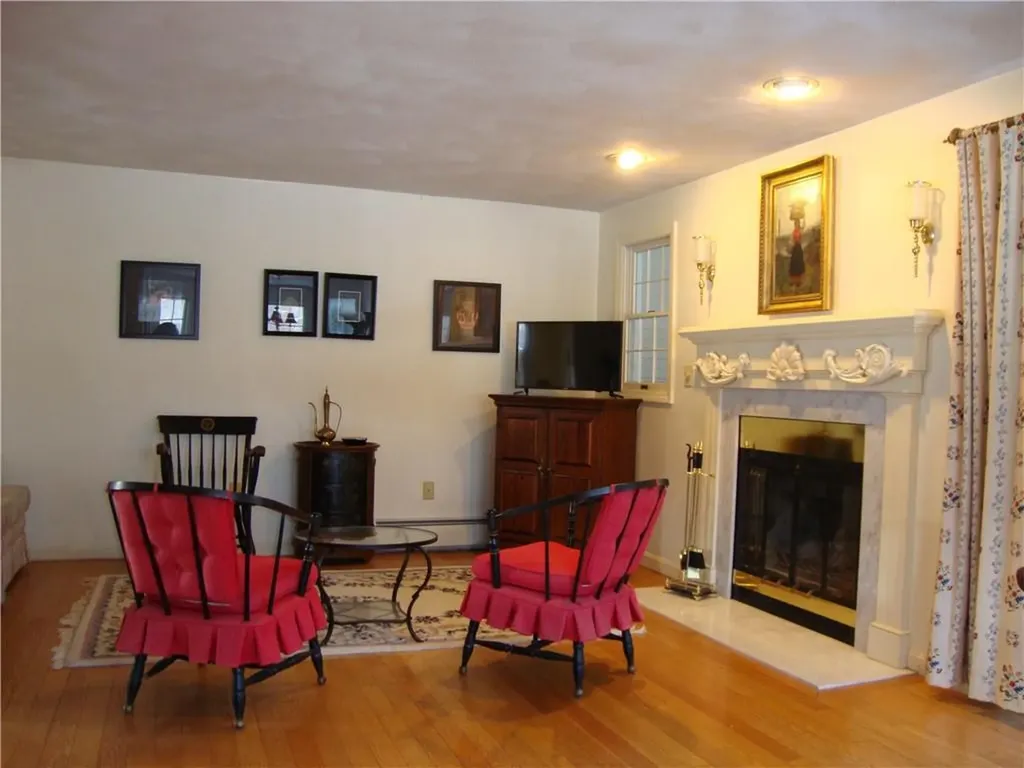 48 Arnold Court North Providence RI 02904