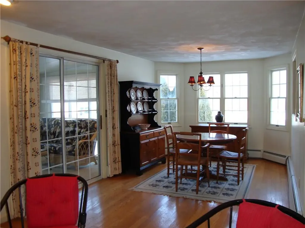 48 Arnold Court North Providence RI 02904