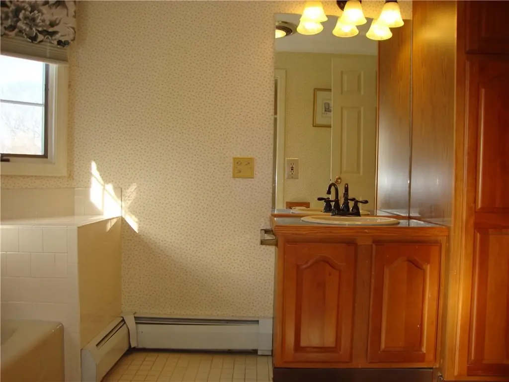 48 Arnold Court North Providence RI 02904