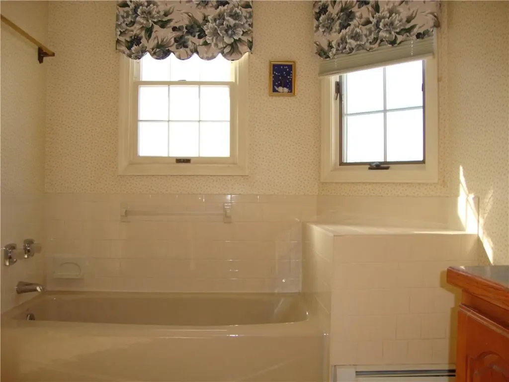 48 Arnold Court North Providence RI 02904