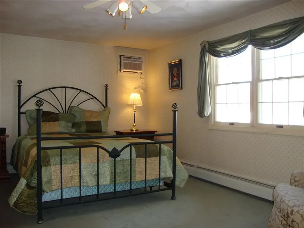 48 Arnold Court North Providence RI 02904