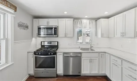 11 Midway Drive Warwick RI 02886