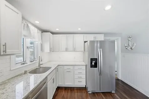 11 Midway Drive Warwick RI 02886