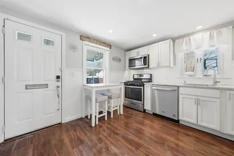 11 Midway Drive Warwick RI 02886