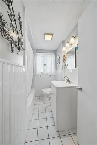 11 Midway Drive Warwick RI 02886