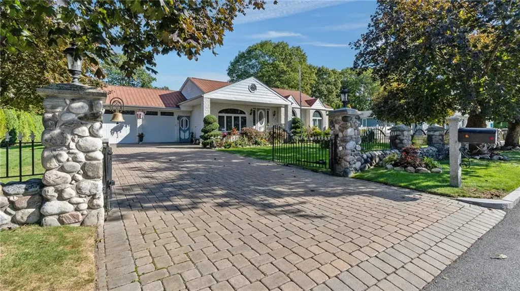 23 Albert Avenue Barrington RI 02806