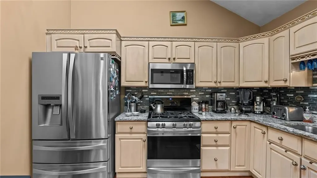 23 Albert Avenue Barrington RI 02806