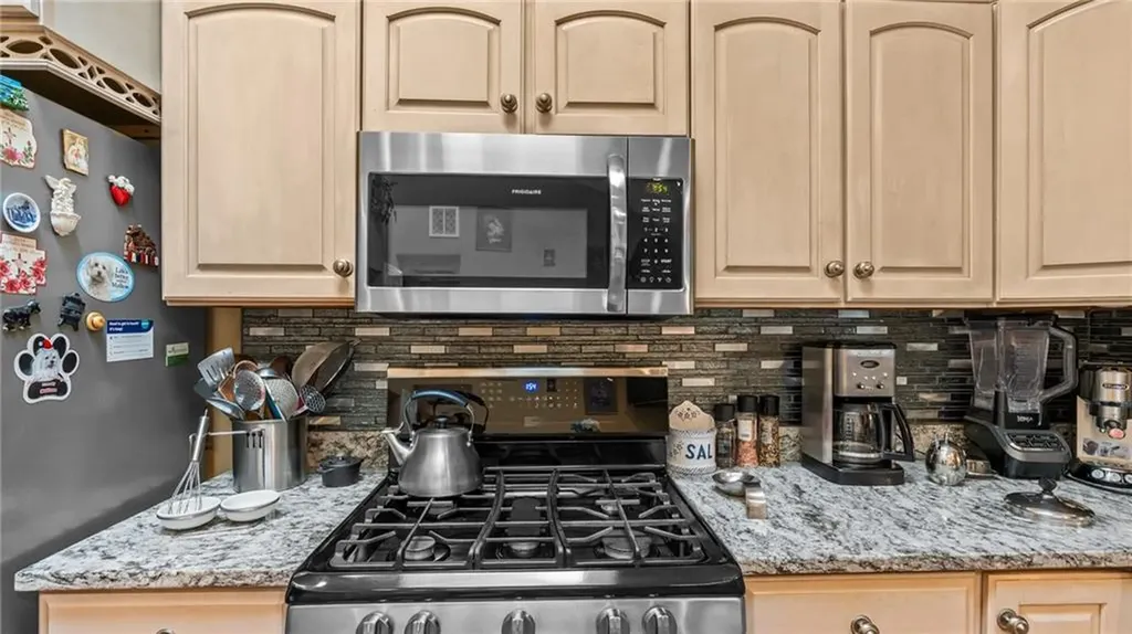 23 Albert Avenue Barrington RI 02806