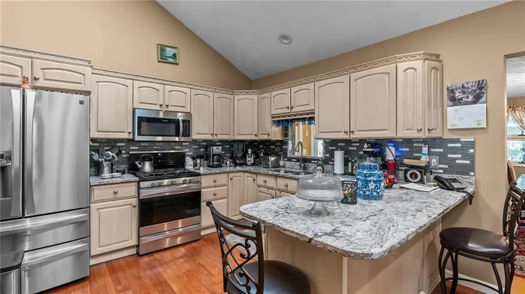 23 Albert Avenue Barrington RI 02806