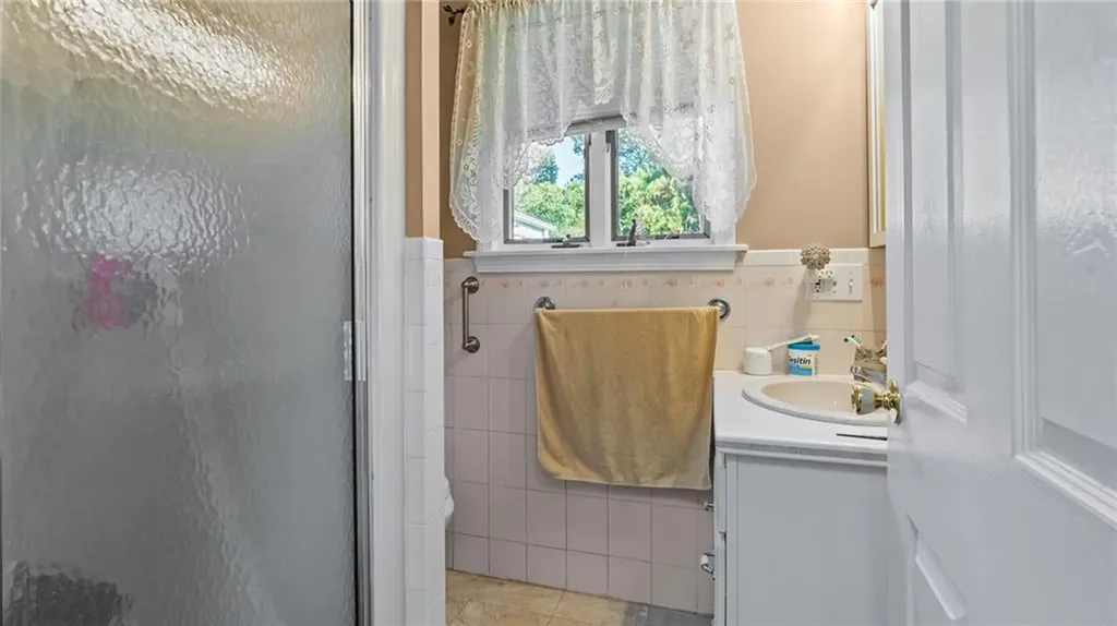 23 Albert Avenue Barrington RI 02806