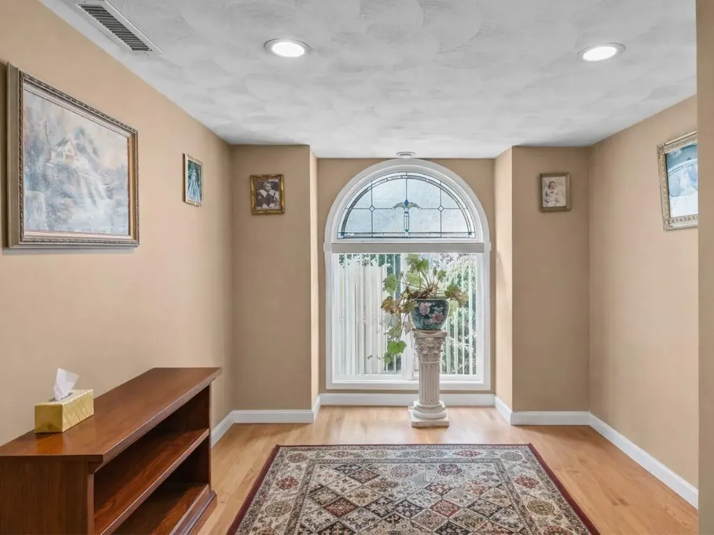 23 Albert Avenue Barrington RI 02806