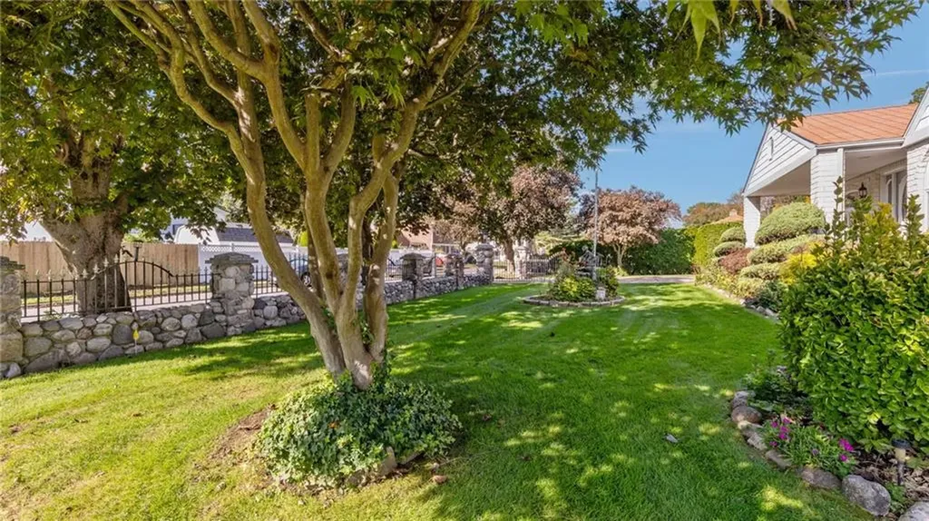 23 Albert Avenue Barrington RI 02806