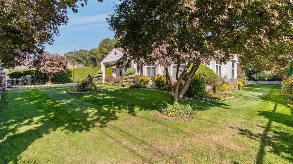 23 Albert Avenue Barrington RI 02806