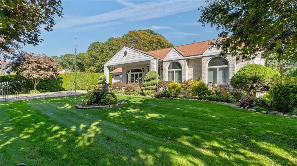 23 Albert Avenue Barrington RI 02806