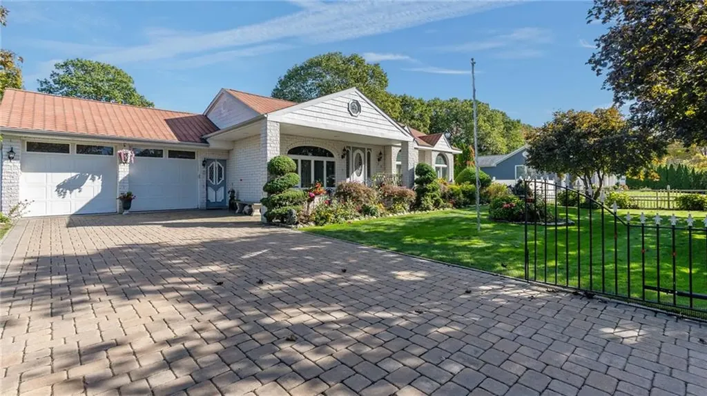 23 Albert Avenue Barrington RI 02806