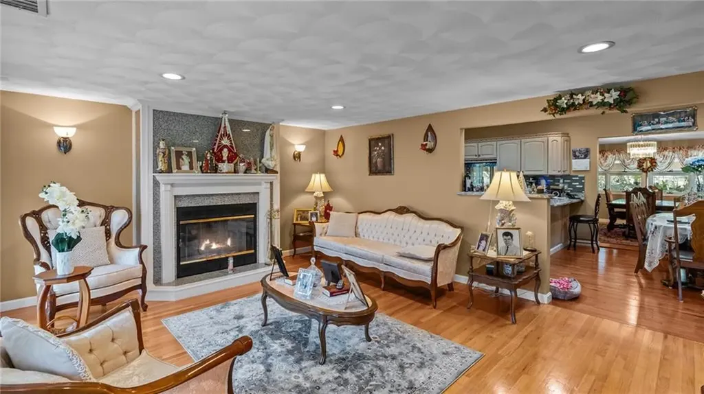 23 Albert Avenue Barrington RI 02806