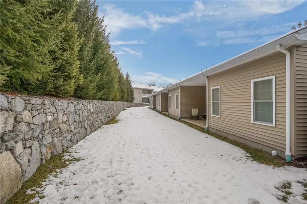 41 Breakneck Hill Road Lincoln RI 02865