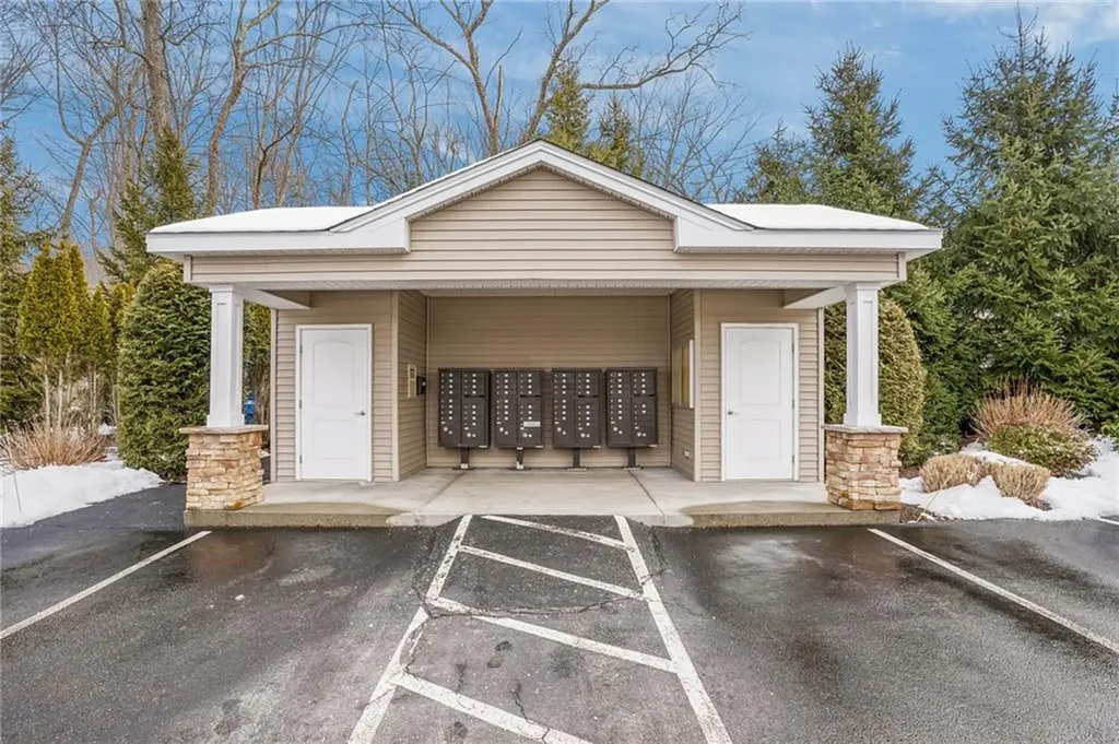 41 Breakneck Hill Road Lincoln RI 02865