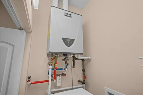 41 Breakneck Hill Road Lincoln RI 02865