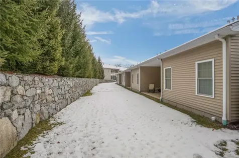 41 Breakneck Hill Road Lincoln RI 02865