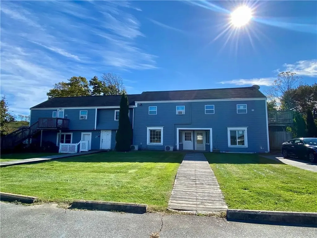 Portsmouth RI, 16 Clearview Avenue, Unit B