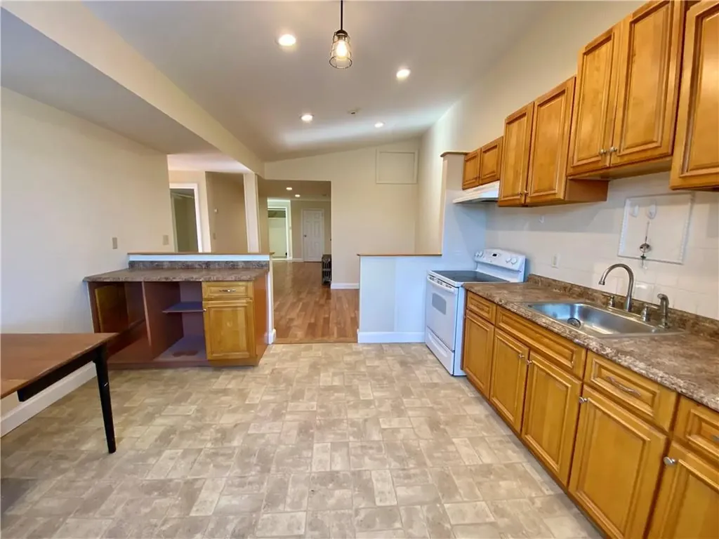 16 Clearview Avenue Portsmouth RI 02871