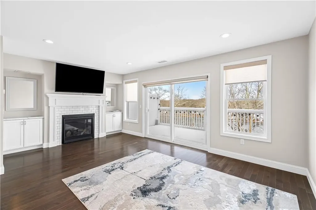 3800 Post Road Warwick RI 02886