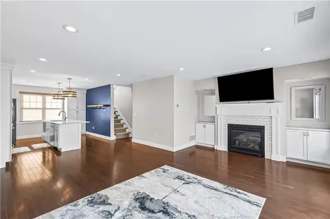 3800 Post Road Warwick RI 02886