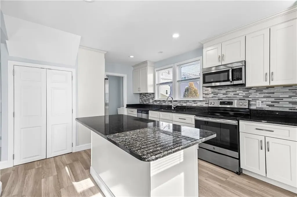 37 Tyndall Avenue Providence RI 02908