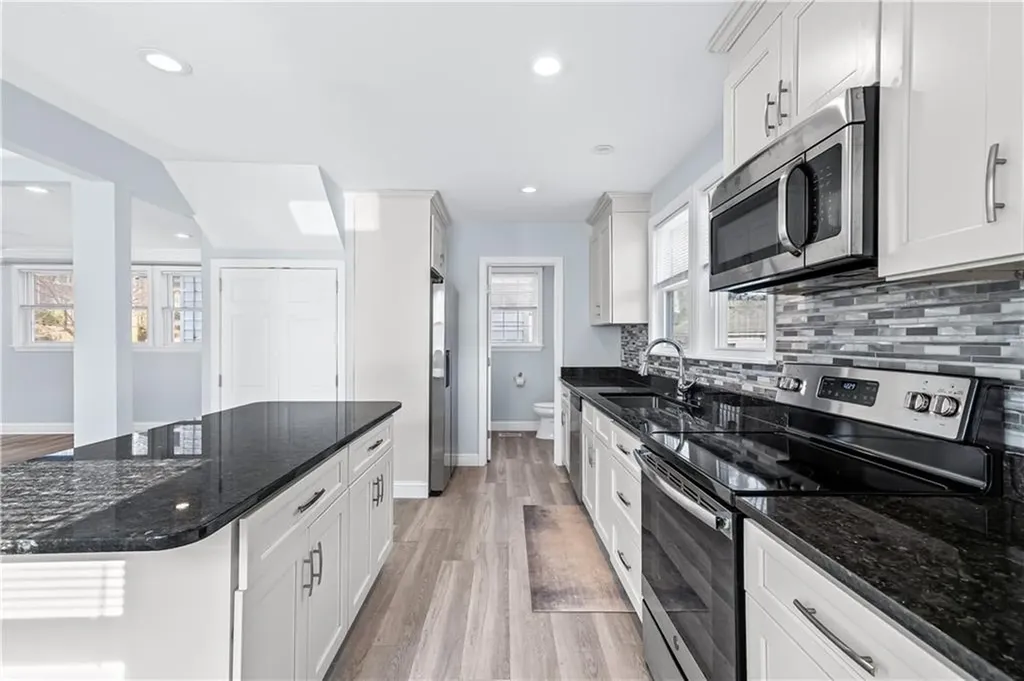 37 Tyndall Avenue Providence RI 02908