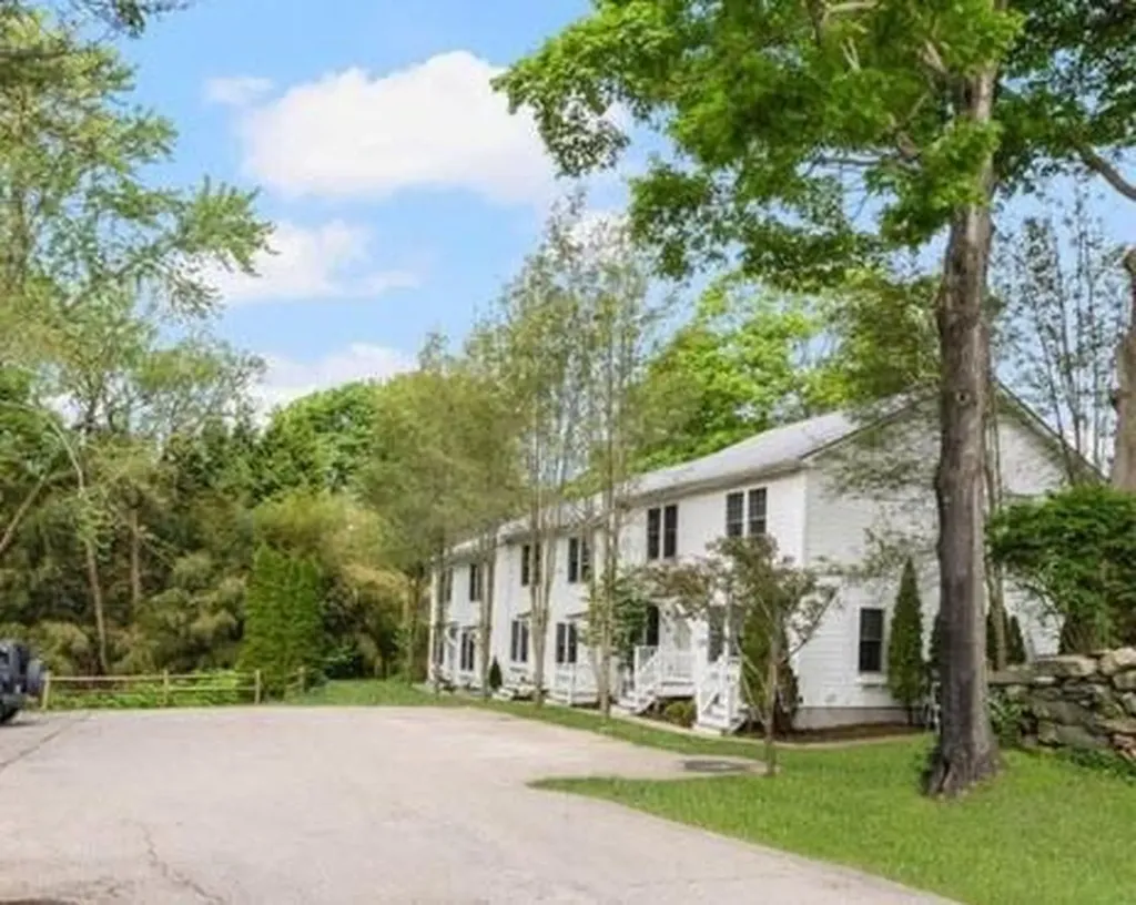 45 Cherry Lane South Kingstown RI 02879