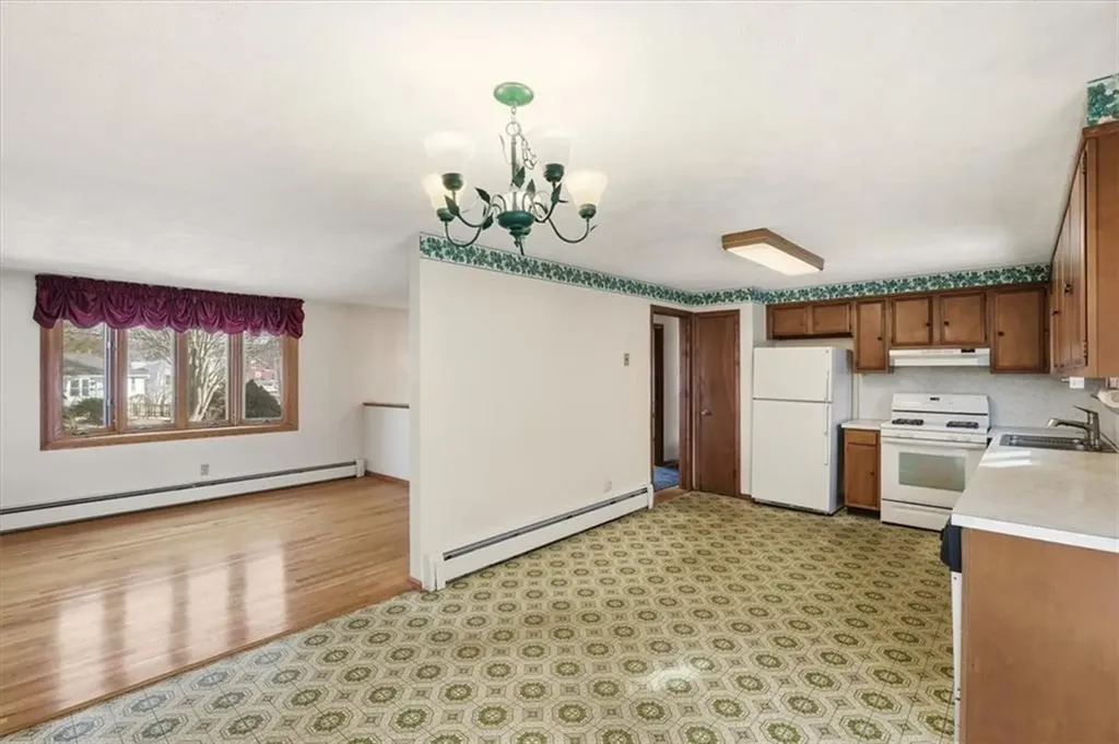 7 Hidden Valley Lane Lincoln RI 02865