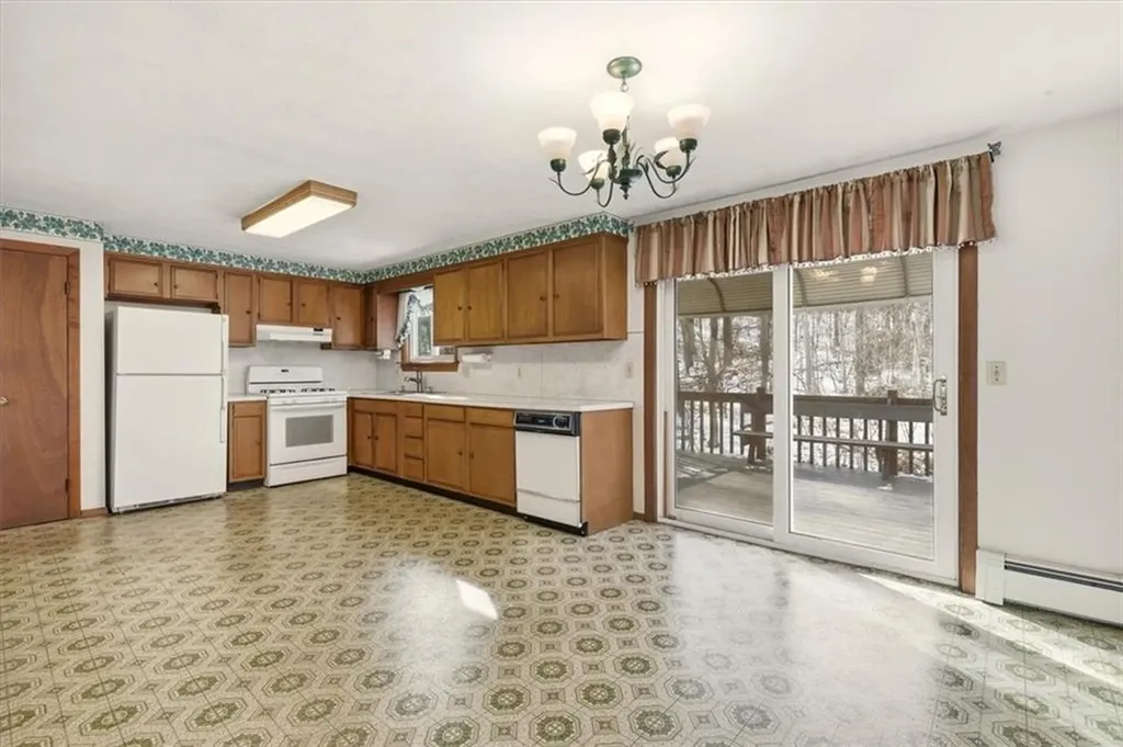 7 Hidden Valley Lane Lincoln RI 02865