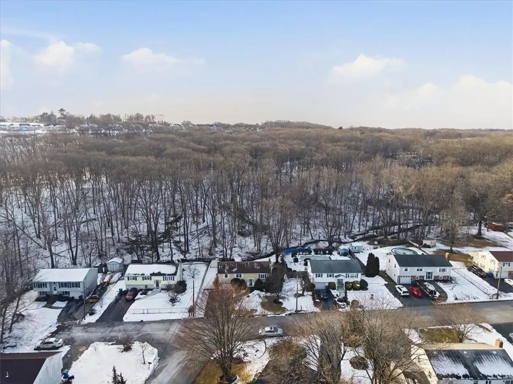 7 Hidden Valley Lane Lincoln RI 02865