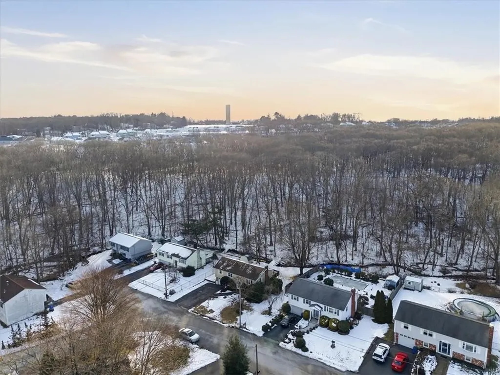 7 Hidden Valley Lane Lincoln RI 02865