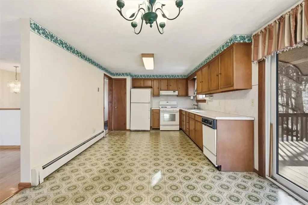 7 Hidden Valley Lane Lincoln RI 02865